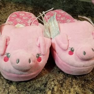 New! 4/5 Flying Pig Slippers